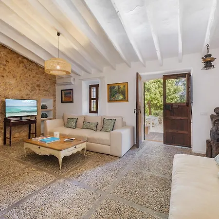 Nico Villa *
